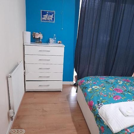 Beautiful 1 Bedroom Ground Floor With Shared Bathroom Londyn Zewnętrze zdjęcie